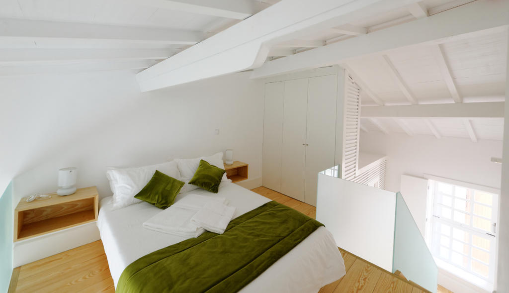 Guimaraes Studios Lounge Room photo