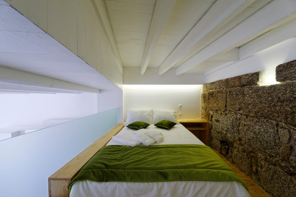 Guimaraes Studios Lounge Room photo