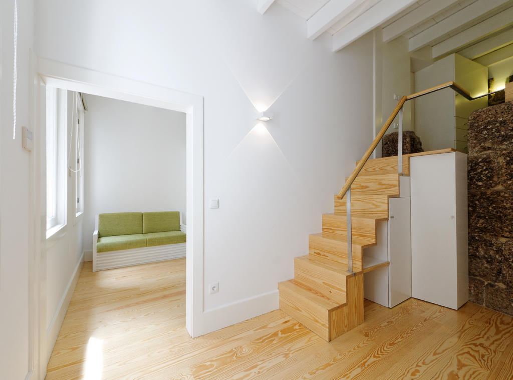 Guimaraes Studios Lounge Room photo