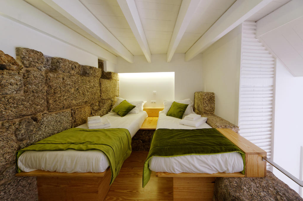 Guimaraes Studios Lounge Room photo