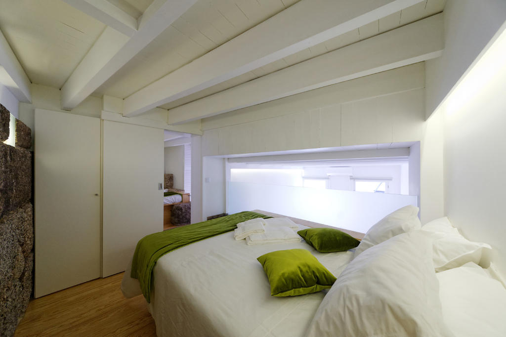 Guimaraes Studios Lounge Room photo